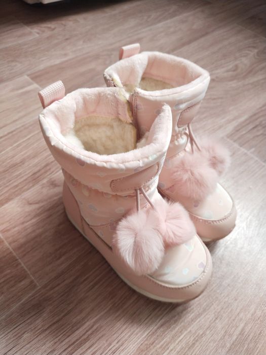 Продам сапожки на девочку