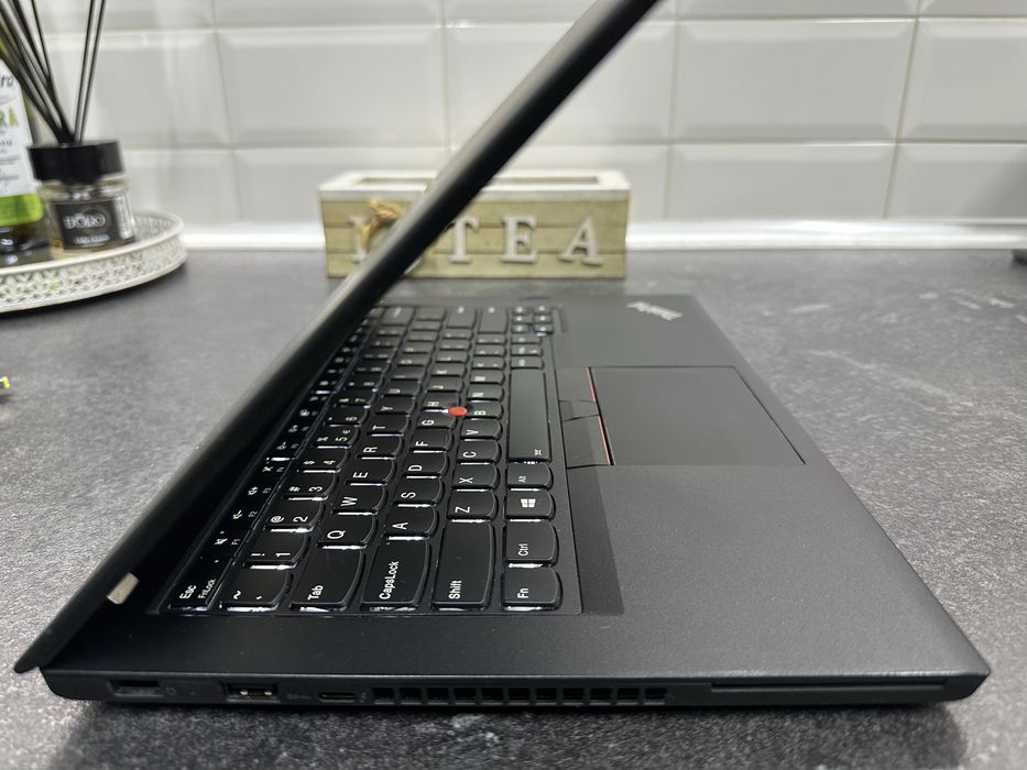 Laptop lenovo full !  Doua bateri, sim internet, tastura luminata, full hd ips