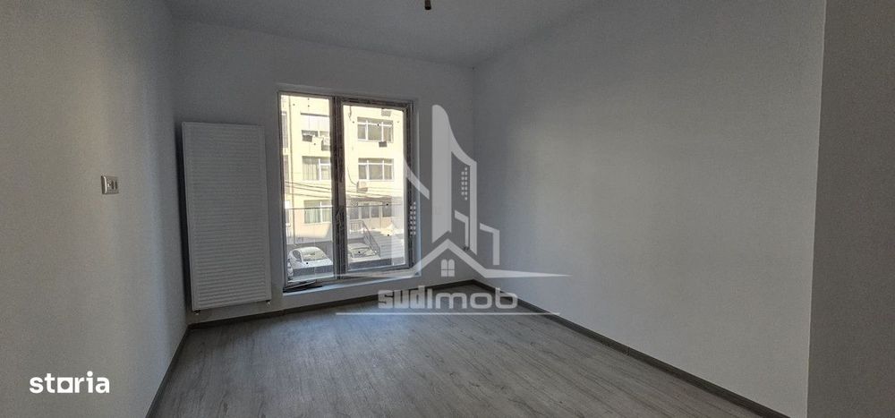 Apartament 2 camere decomandat cu bucatarie inchisa.