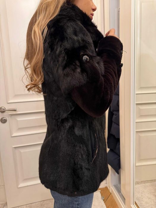 Продадим  шубу Guiuren Fur размер 38