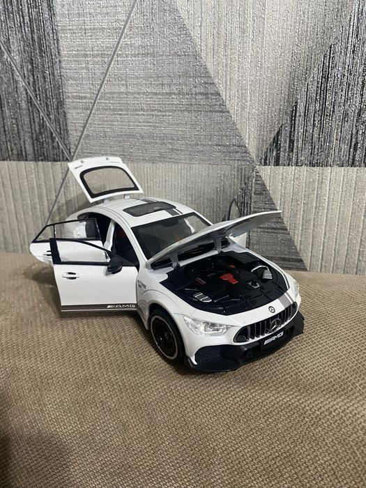 Продам металических игрушек
