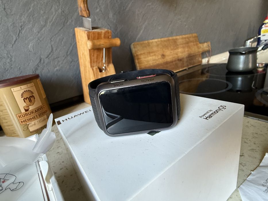 Huawei Watch D Смарт часовник