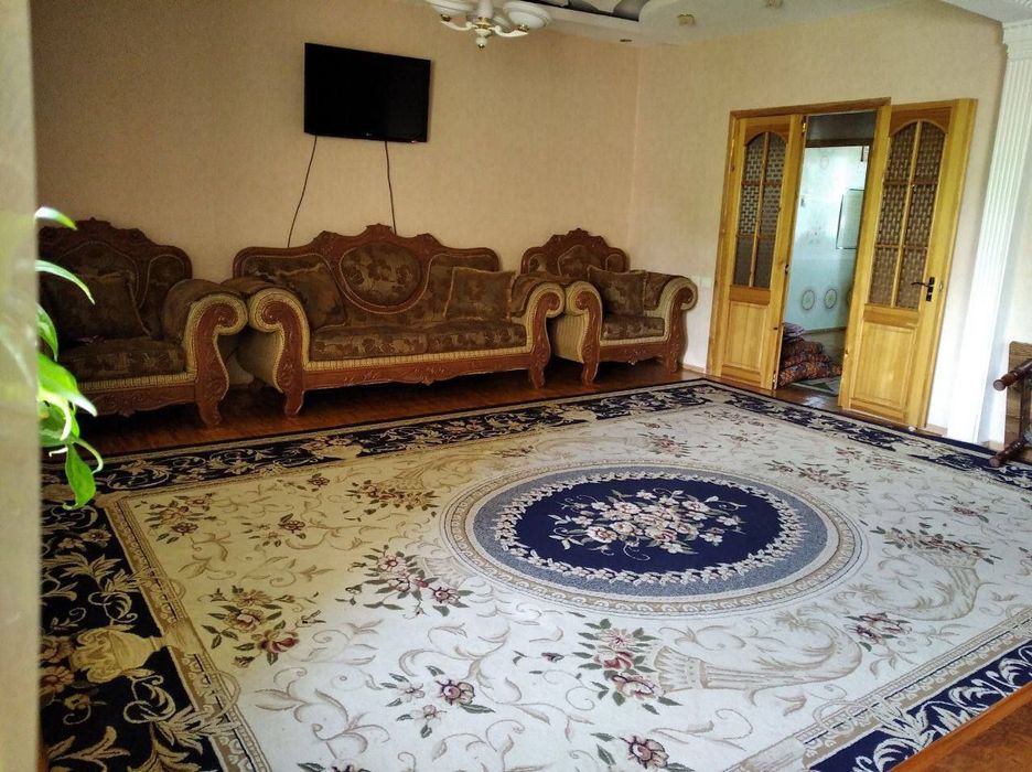 Qorasuv 6 da 3 xona uy ijaraga beriladi