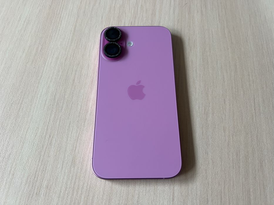 Продавам Apple iPhone 16 128GB