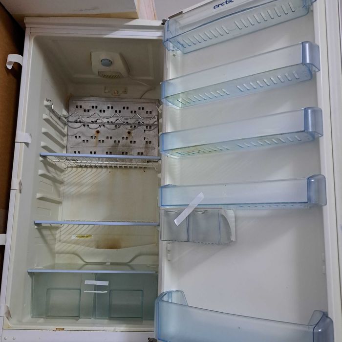 Combina frigorifica Arctic.