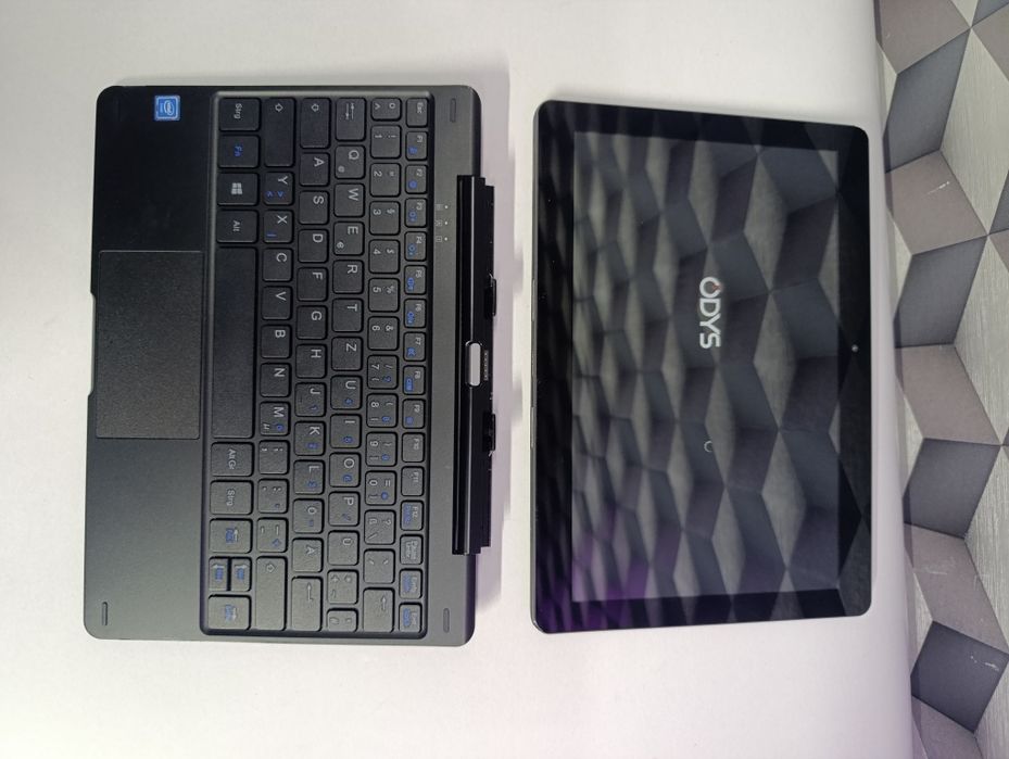 Mini laptop 2 în 1 oddys germany procesor Intel  școală sau diagnoza