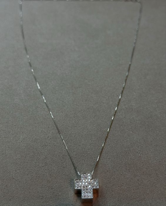 Колие бяло злато и диаманти