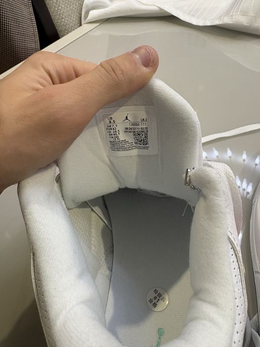 Adidasi Jordan 3 albi pure money marimea 42