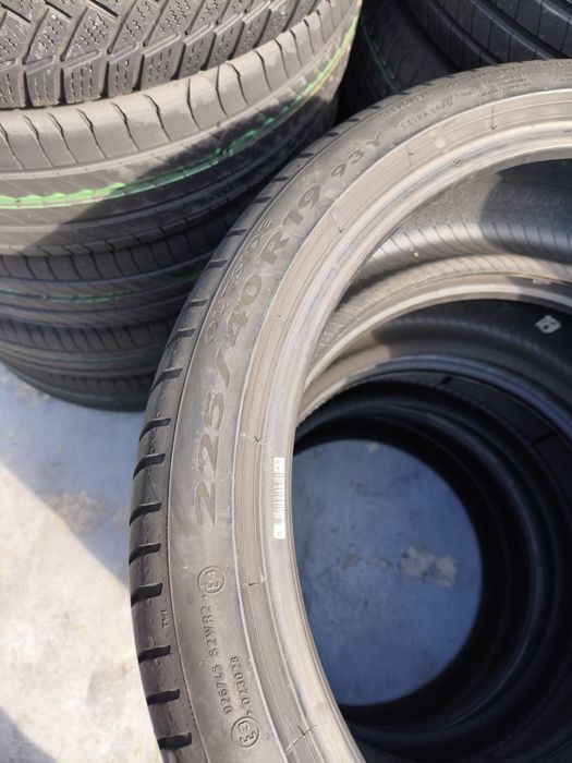 225 40 19 Pirelli
