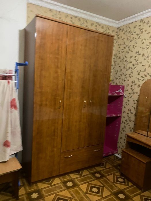 Продам спальный гарнитур