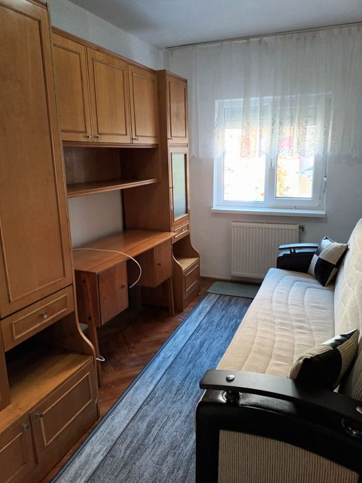 Dau în chirie apartament cu 3 camere în Micro 17