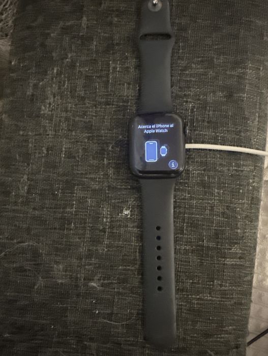 Vând Apple Watch Series 7, varianta de 45mm, culoare Midnight