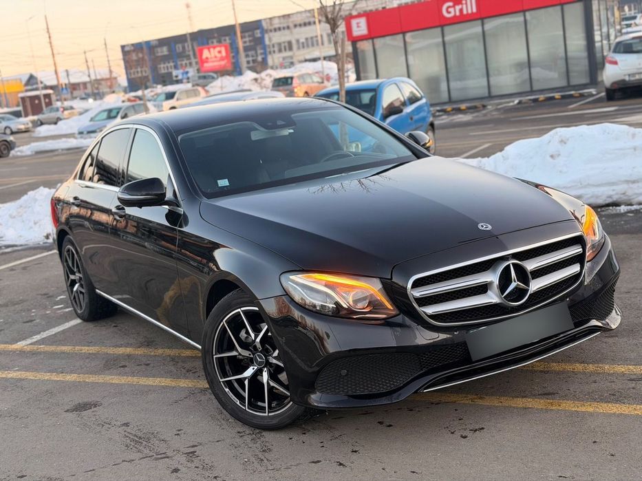 Mercedes-Benz E E220D | Multibeam | Camere 360 | Full Plasmă | Jante AMG
