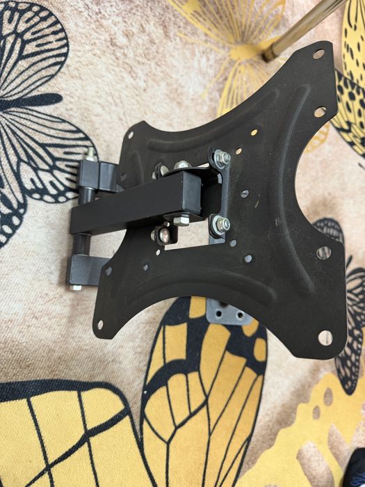 Кронштейн на стену для телевизора