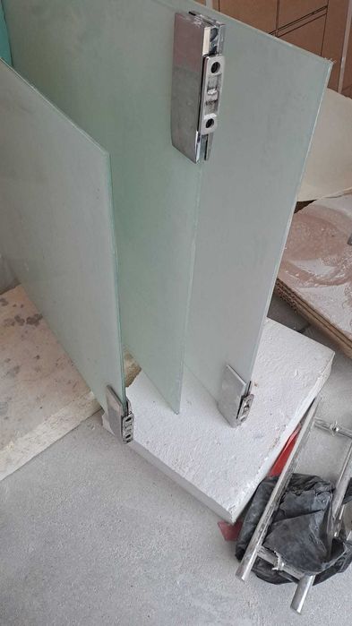 стъклените врати