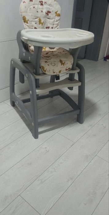 Scaun masă bebe.