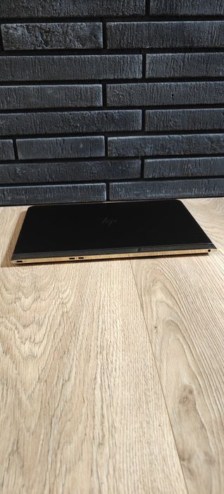 Laptop HP Spectre negru/gold