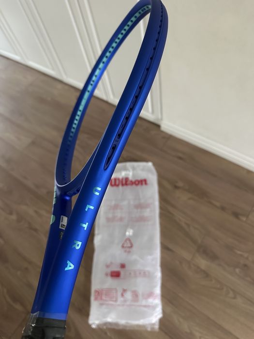 Wilson Ultra V5 an 2026,greutate 300g,grip 4