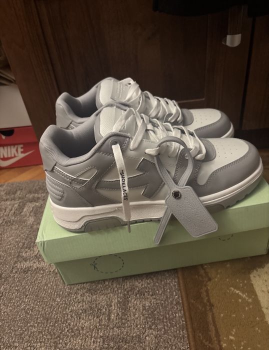Off White Out of office