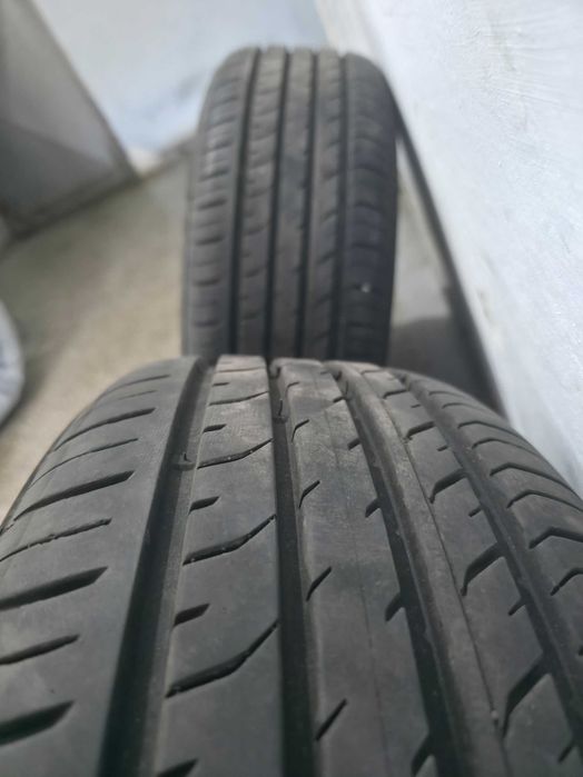 Anvelope de vara 205 55 R16 cu jante si capace Toyota