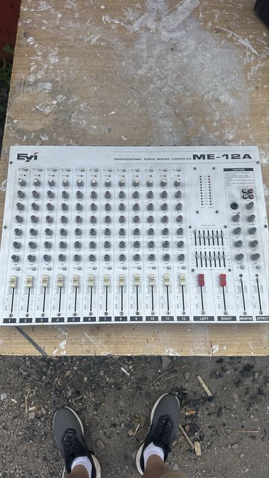 Микшер кий пульт и уселитель
