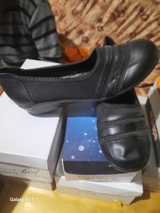 Продавам дамски обувки