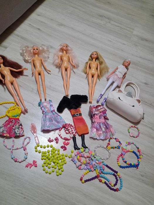 Lot jucarii Barbie cu accesorii