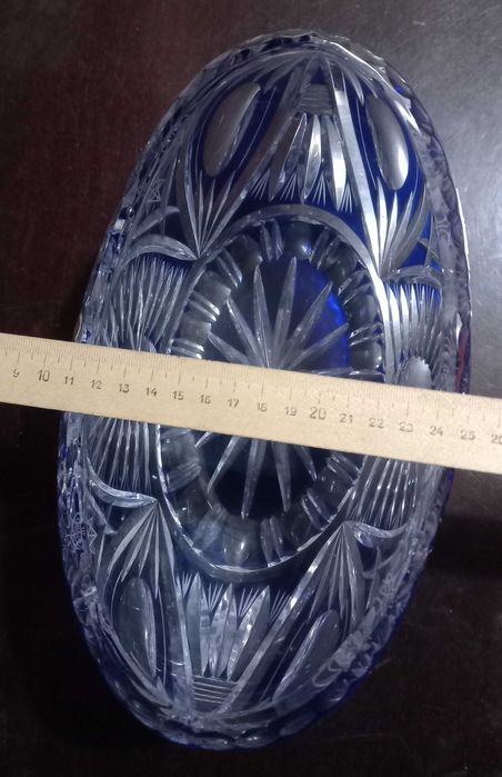 Продам хрустальную вазу - конфетницу "Ладья"