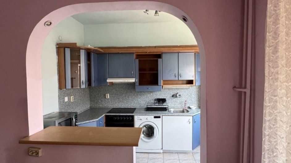 Дава се под наем Тристаен апартамент в София, Център - 110 кв.м за 597.21 € - Снимка #1