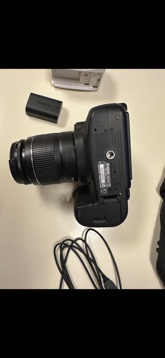 Фотоапарат Canon EOS 60D с обектив