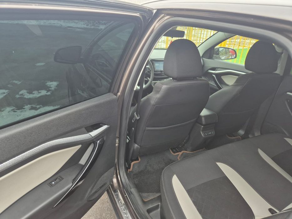 Продаётся lada vesta cross SW .