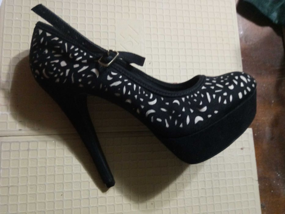 Pantofi eleganti pentru ocazii si petreceri