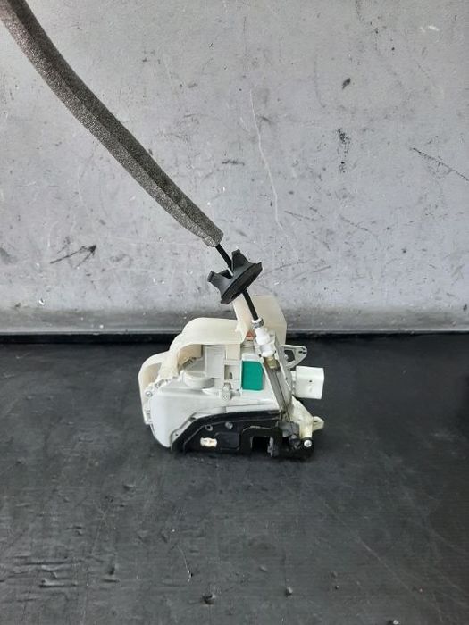 Broasca usa stanga fata audi a6 c7 avant 4g5 4gd 8j1837015f