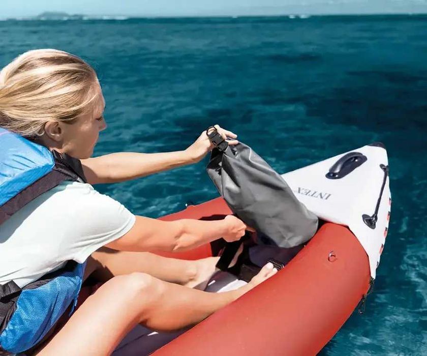 Надуваем двуместен каяк Intex Excursion Pro K2