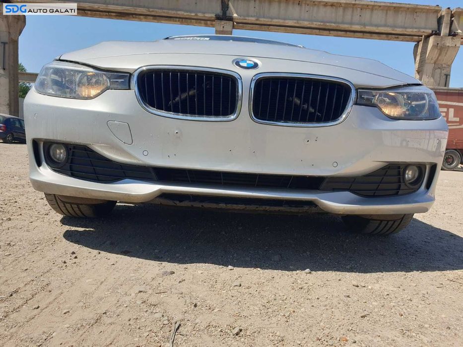 Bara Spoiler Fata cu Locas Senzori Parcare BMW Seria 3 F30 F31 Nonfacelift 2011 - 2015 Culoare Glacier-Silber Metallic A83
