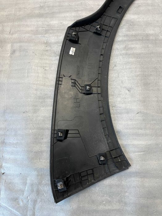 вежда Hyundai Kona