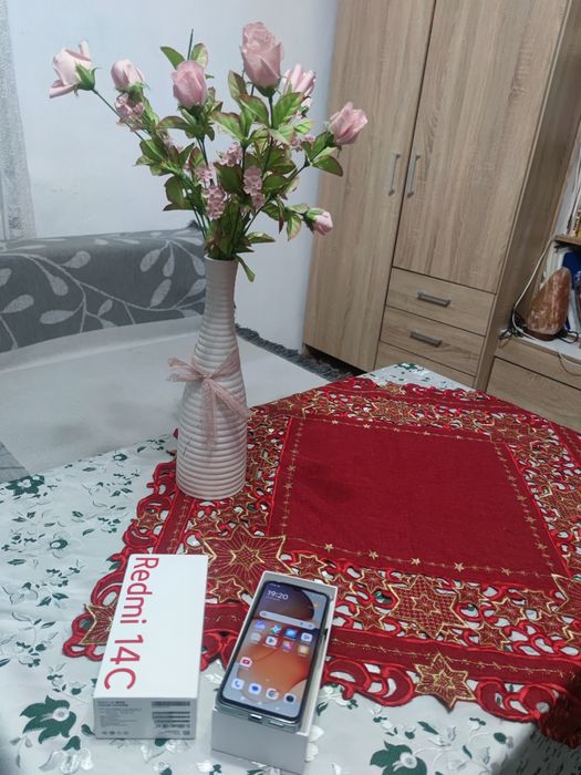 Vând telefon redmi c14 8gb-256gb