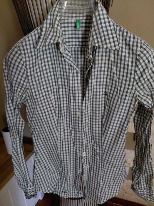 Vand 2 camasi Benetton superbe