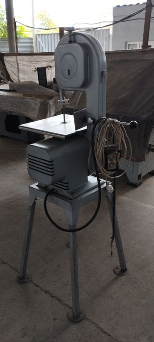 Нож для резки древо, трикотаж и т.д...