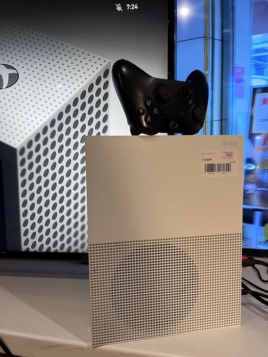 Xbox one s 500gb 1 геймпад