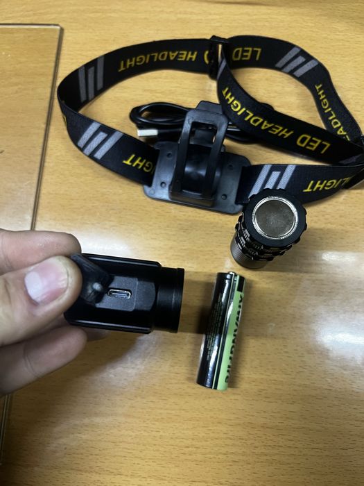 Lanterna de cap 1300 lumeni