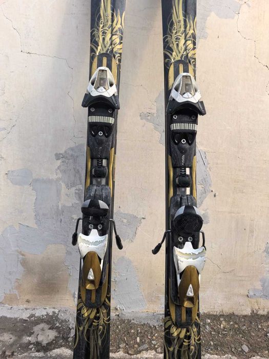 Лыжи Elan Black Magic 152см