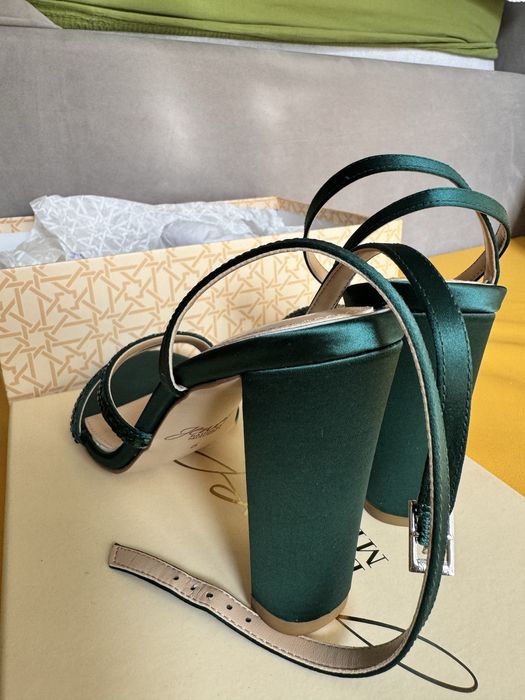 Вечерние босоножки сатиновые