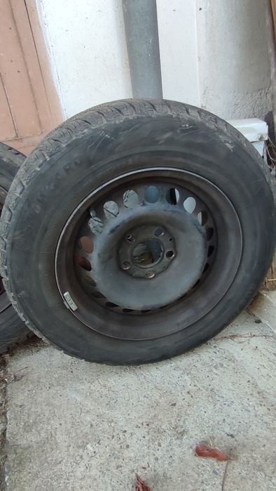 Зимни гуми 205/65/R15 5 броя