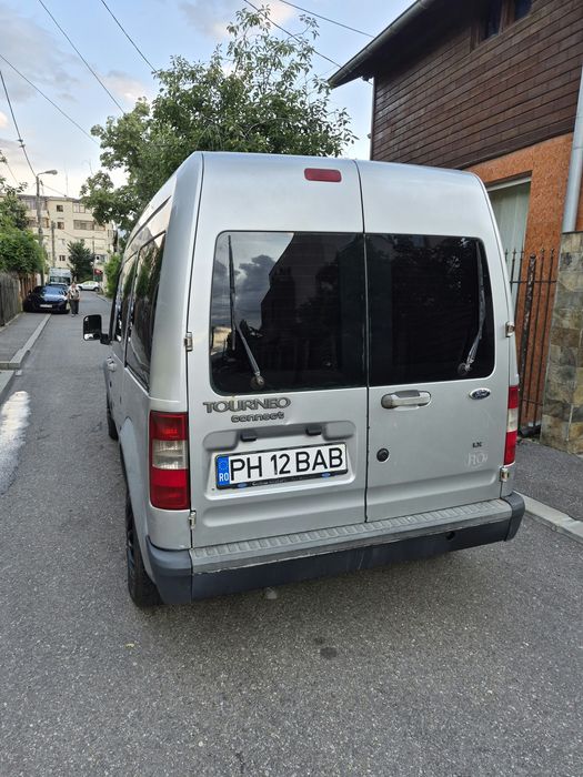 Ford Tourneo Connect 2006 | 1.8 Diesel | Proprietar | În acte: Autoturism (M1)
