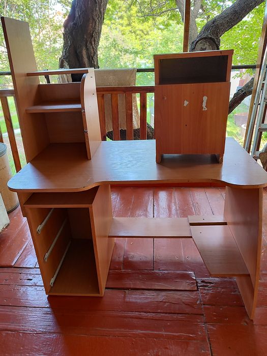 Стол компьютерный б/у + тумбочка