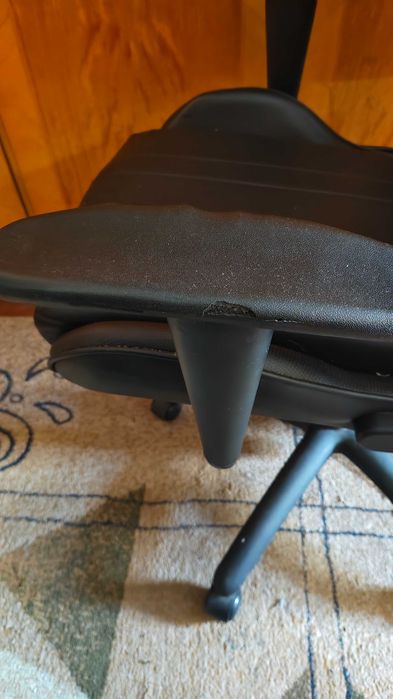 Игровое кресло ThunderX3