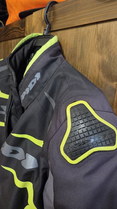 Мото Яке, Панталон, Ботуши