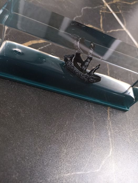 Корабль в жидкости