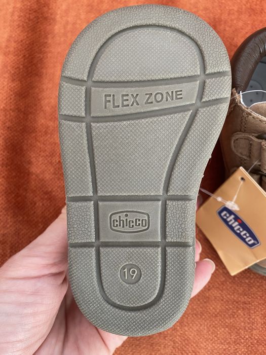 Ghetuțe piele CHICCO FLEXZONE - mărime 19, NOI - CU ETICHETA!!